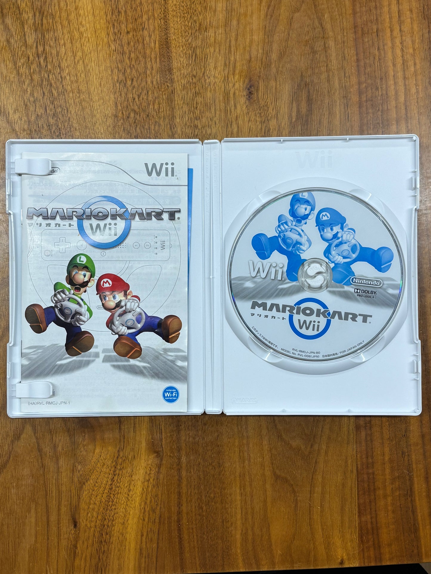 Mario Kart Wii (マリオカートWii) [Wii] <case + disc + manual> Japanese Import NTSC-J {used}